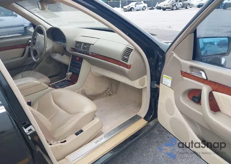 1999 Mercedes-Benz S 320 из США, поврежденный, VIN WDBGA32G9XA424769